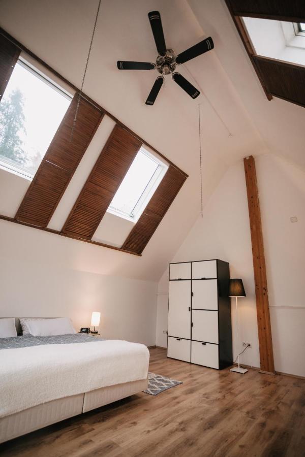 Eigenes Maisonettehaus In Idyllischer Lage Mit Balkon, Nahe Messe, 24H Self-Check In, Gratis Parken Schwabach Buitenkant foto