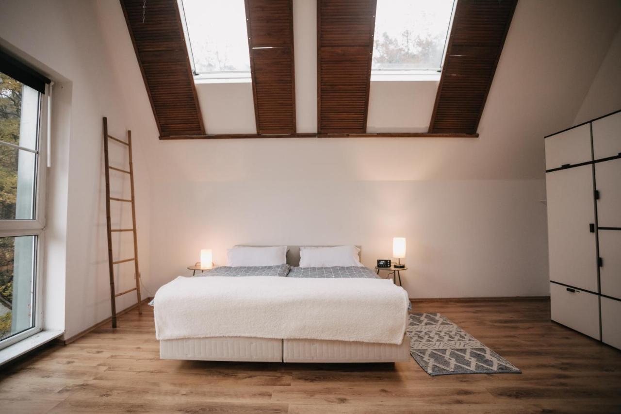 Eigenes Maisonettehaus In Idyllischer Lage Mit Balkon, Nahe Messe, 24H Self-Check In, Gratis Parken Schwabach Buitenkant foto